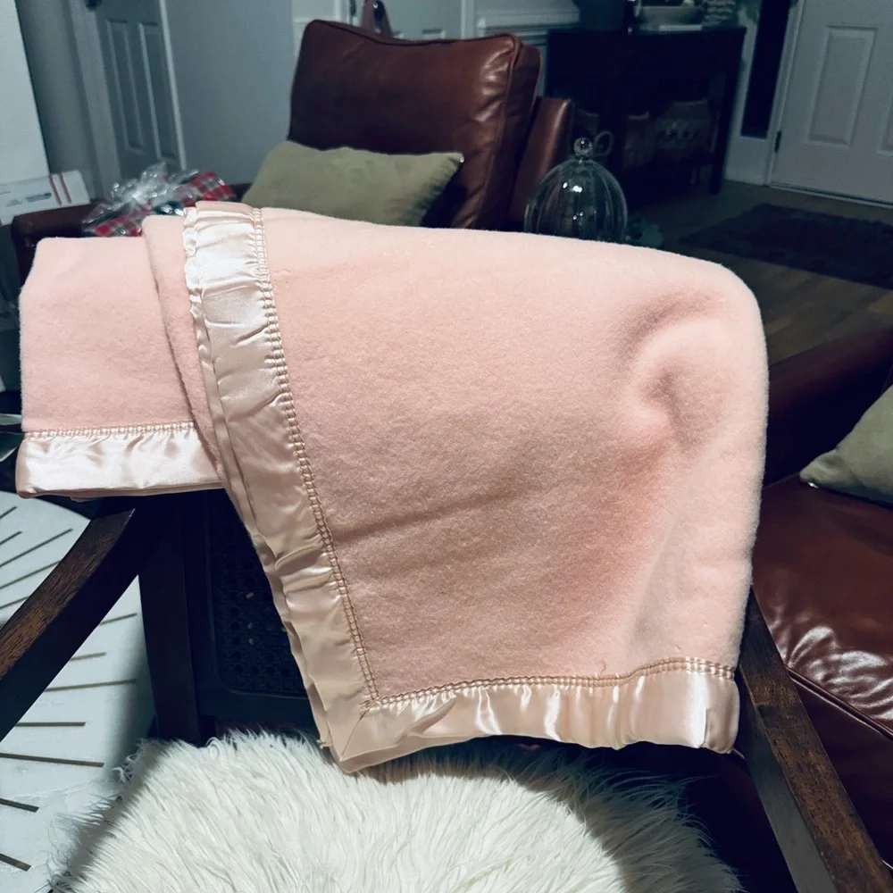 Baby Chatham  Pink  100% Wool Blanket W/ Trim Made  41” x 60”
